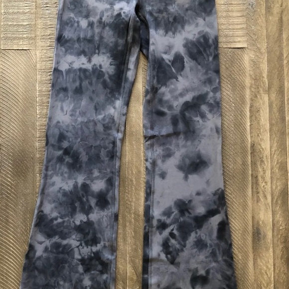 SOLD Lululemon groove pant - Picture 7 of 9